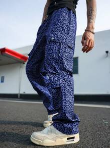 Manfinity EMRG Men's Casual Leopard Print Loose Fit Cargo Pants - Multicolor - View 3