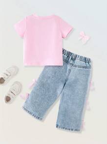 SHEIN Playful Pals Denimly 2pcs Baby Girls Casual Daily Outfit: Soft White Round Neck Short Sleeve T-Shirt With Gradient Blue Bow Print, And Blue Denim Pants With Hand-Sewn Bow Decoration, Elasticated Waist