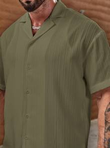 Manfinity Homme Lose sitzende Herren Hemd in Einfarbig mit Knöpfen, minimalistisch und modisch, geeignet für den Sommer