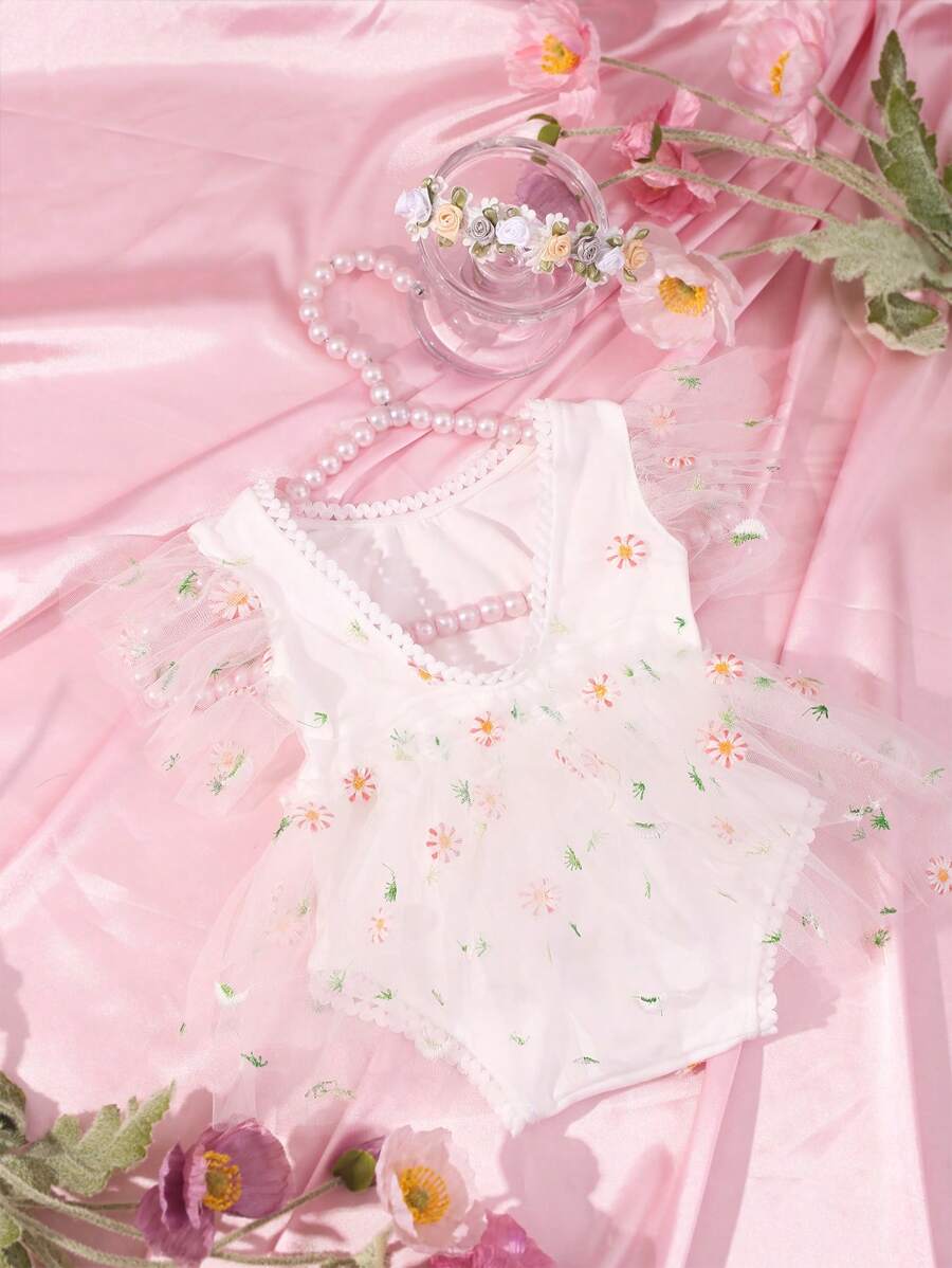 SHEIN Ensemble de body avec volants en dentelle brodée et bandeau pour nouveau-né fille, tenue pour séance photo de bébé, 1 mois - 100 jours