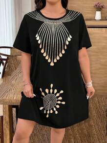 SHEIN LUNE 大码女式图案印花圆领短袖休闲直筒连衣裙 - 黑色 - 查看 1