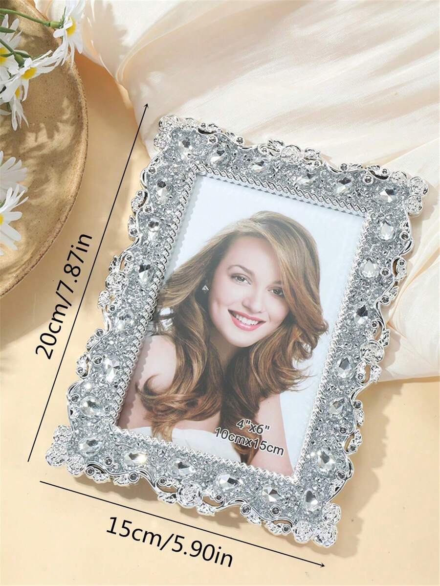 SHEIN 1 pieza Marco de fotos decorativo de cristal plateado, con marco de sobremesa con strass, 6 pulgadas/7 pulgadas como regalo para familiares y amigos - Plateado - Ver 1