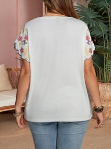 EMERY ROSE Plus Size Women Floral Embroidered Round Neck Short Sleeve Casual T-Shirt