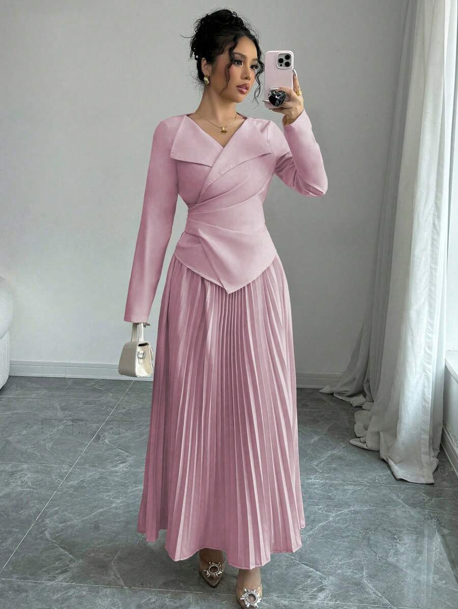Elenzga Bộ áo dài tay buộc chéo bất đối xứng màu trơn và chân váy dài xếp ly - Hồng - Xem 1
