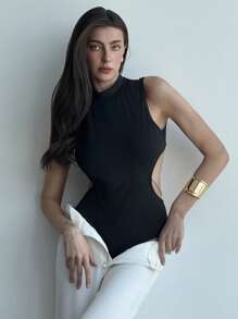 Aloruh Nouveau body sexy noir sans dos à décoration de croisillons, sans manches. Ajusté à la peau et affinant