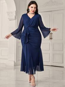 Modelyn Abito elegante da donna taglia grande, monocolore, con scollo a V incrociato, maniche a campana arricciata e orlo a coda di pesce