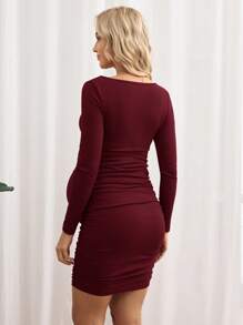 SHEIN Robe moulante de maternité à manches longues, col en V et taille nouée, de couleur unie