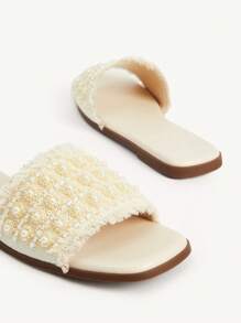 CUCCOO CHICEST 女士时尚珍珠串珠花朵编织平底凉鞋，优雅百搭，适合度假 - 米色 - 查看 10