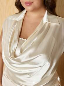 SHEIN MOD Camicetta senza maniche in raso con scollo a V, vestibilità curvy, elegante da lavoro, outfit quotidiano, outfit da appuntamento, romantica all'francese