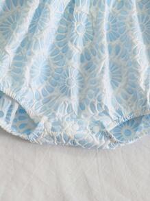 SHEIN 两件套包括：1件优雅的荷叶边领连体衣（带泡泡袖）和1个配套发带，适合女婴。 - 藍色 - 查看 5