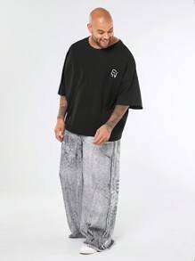 Manfinity VCAY تي شيرت رجالي قياس كبير فضفاض بطباعة حرفية بأسلوب الملابس الشارعية - الأسود - مشاهدة 2