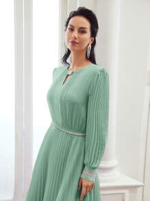 MOTF PREMIUM LONG SLEEVE PLEATED AND FLARED WOVEN DRESS - Green - View 7