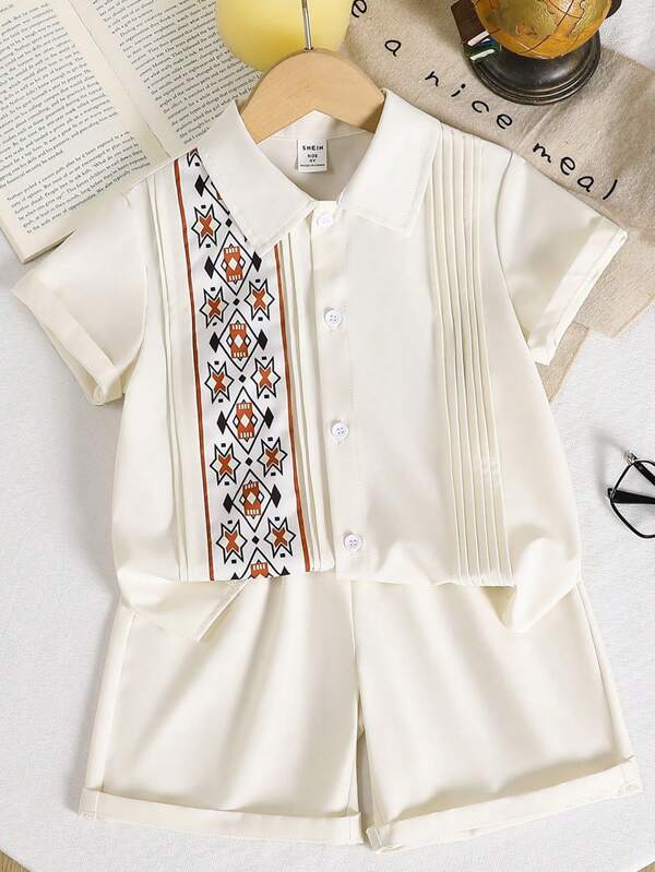 男童衬衫短裤套装（2件套），侧边印花拼接细节，风琴褶设计