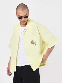 SUMWON 新鲜制造夏季俱乐部短袖纽扣衬衫复古图案印花街头服饰度假海滩派对节日休闲现代宽松度假装度假必备 - 黃色 - 查看 1
