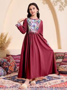 Abito a maniche lunghe con collo a ciambella e stampa geometrica, con design a frange, per ragazze pre-adolescenti