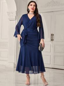 Modelyn Abito elegante da donna taglia grande, monocolore, con scollo a V incrociato, maniche a campana arricciata e orlo a coda di pesce