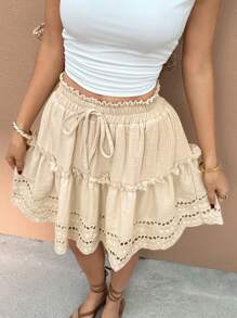 SHEIN Frenchy 女士纯色荷叶边下摆系腰休闲短裙 - 杏色 - 查看 3