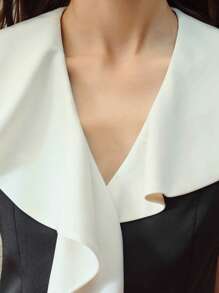 MOTF PREMIUM CONTRAST STATEMENT COLLAR SLEEVELESS BLOUSE - Black and White - View 2