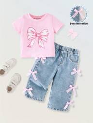 SHEIN Playful Pals Denimly 2pcs Baby Girls Casual Daily Outfit: Soft White Round Neck Short Sleeve T-Shirt With Gradient Blue Bow Print, And Blue Denim Pants With Hand-Sewn Bow Decoration, Elasticated Waist