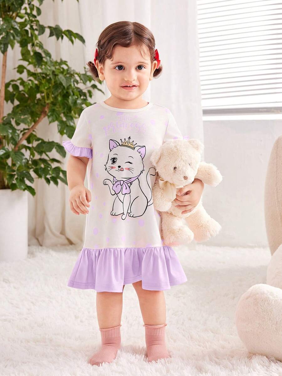 SHEIN Robe de nuit décontractée mignonne et ignifuge pour bébé fille avec col rond, poignets en dentelle contrastée et imprimé chat - Multicolore - Voir 1