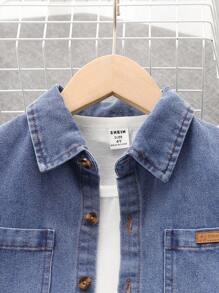 SHEIN Genkimix Kids 3 件套年轻男孩复古美式夏季服装：宽松设计牛仔衬衫 + 白色 T 恤 + 休闲牛仔短裤 - 藍色 - 查看 4