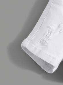 SHEIN Pantalones cortos de mezclilla blanca con bolsillo rasgado y parche para bebé niño, para primavera y verano - Blanco - Ver 3