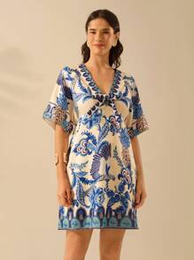 CAJUNI 女士波西米亚热带植物与巨嘴鸟复古印花 V 领系带下摆迷你连衣裙 - 彩色 - 查看 8