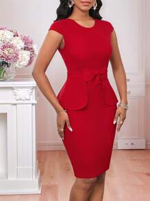 SHEIN Lady Women's Solid Color Elegant Commuting Short-Sleeved Round Neck Front Bow Waist T-Shirt Hip-Lifting Pencil Skirt Green Two-Piece Set Summer Clothes Spring Outfits For Women Concert Outfit Women Modest Two-Piece Outfits Tunic Kaftan Modest Dresses For Women Elegant Vacation Outfits Woman Casual For Wedding Guest Church Clothes Women Tie Front Top - Red - View 1