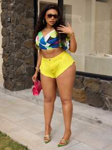 SHEIN SXY Plus Size Sexy Frayed Hem Yellow Denim Shorts - Yellow - View 2