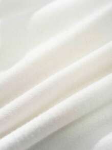 SHEIN X Care Bears 年轻女孩可爱彩色爱心和熊印花白色休闲百搭舒适短袖 T 恤和彩色短裤睡衣套装