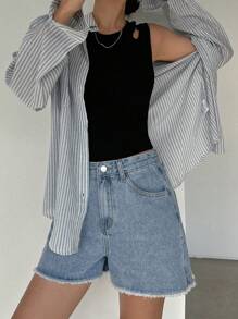 DAZY Women's Casual Distressed Hem Slit Denim Shorts - Light Wash - View 4