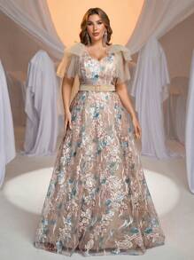Glamrae Vestido de noche elegante y romántico de talla grande con cuello en V gris, hombros de malla, tirantes con moño y borde bordado A-line de largo hasta el suelo