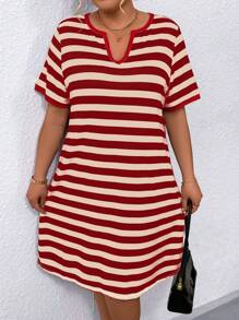 SHEIN Vestido casual de verano a rayas con escote entallado para talla grande
