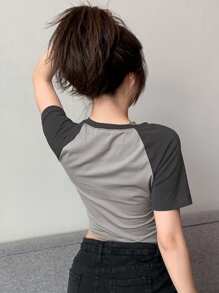 DAZY Butterfly Print Raglan Sleeve Crop Tee Y2k,Graphic Tees - Grey - View 2