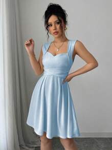 Selianne Lässiges, elegantes Urlaubsstil-Minikleid für Damen mit Herzausschnitt, Kreuzträgern, Schleifen-Knoten und Rüschen-Front ohne Ärmel