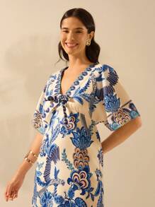 CAJUNI 女士波西米亚热带植物与巨嘴鸟复古印花 V 领系带下摆迷你连衣裙 - 彩色 - 查看 3