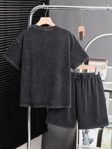 SHEIN 2 件儿童/青少年男孩休闲运动百搭舒适雪花和字母刺绣圆领宽松套头 T 恤和短裤针织 2 件套，适合通勤、上学、休闲、度假、运动、春夏季 - 彩色 - 查看 6