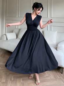 DAZY 女士优雅纯色 V 领褶皱无袖中长连衣裙优雅太阳裙