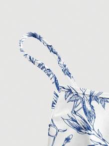 SHEIN MOD 休闲简约束腰飘逸长款吊带裙，蓝色碎花图案，适合夏季和度假穿着，女士柔和色调连衣裙