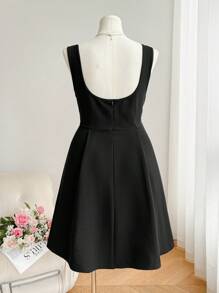 SHEIN Frenchy Plus Size Women Fashion Casual 3D Floral Black & White Contrast Color Elegant Black Dress, Fashionable Spring/Summer - Black - View 4