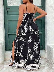 SHEIN Frenchy Abito estivo casual con spacco e cinturini, adatto per le vacanze al mare, disponibile in taglie comode