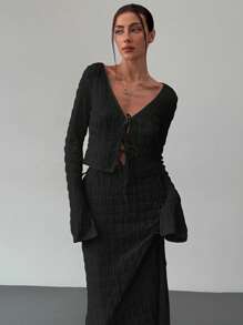 Aloruh Women's Autumn/Winter New Arrival Sexy Fashionable Front Tie Top And Low-Waisted Ruched Texture Long Skirt 2 Pieces Set