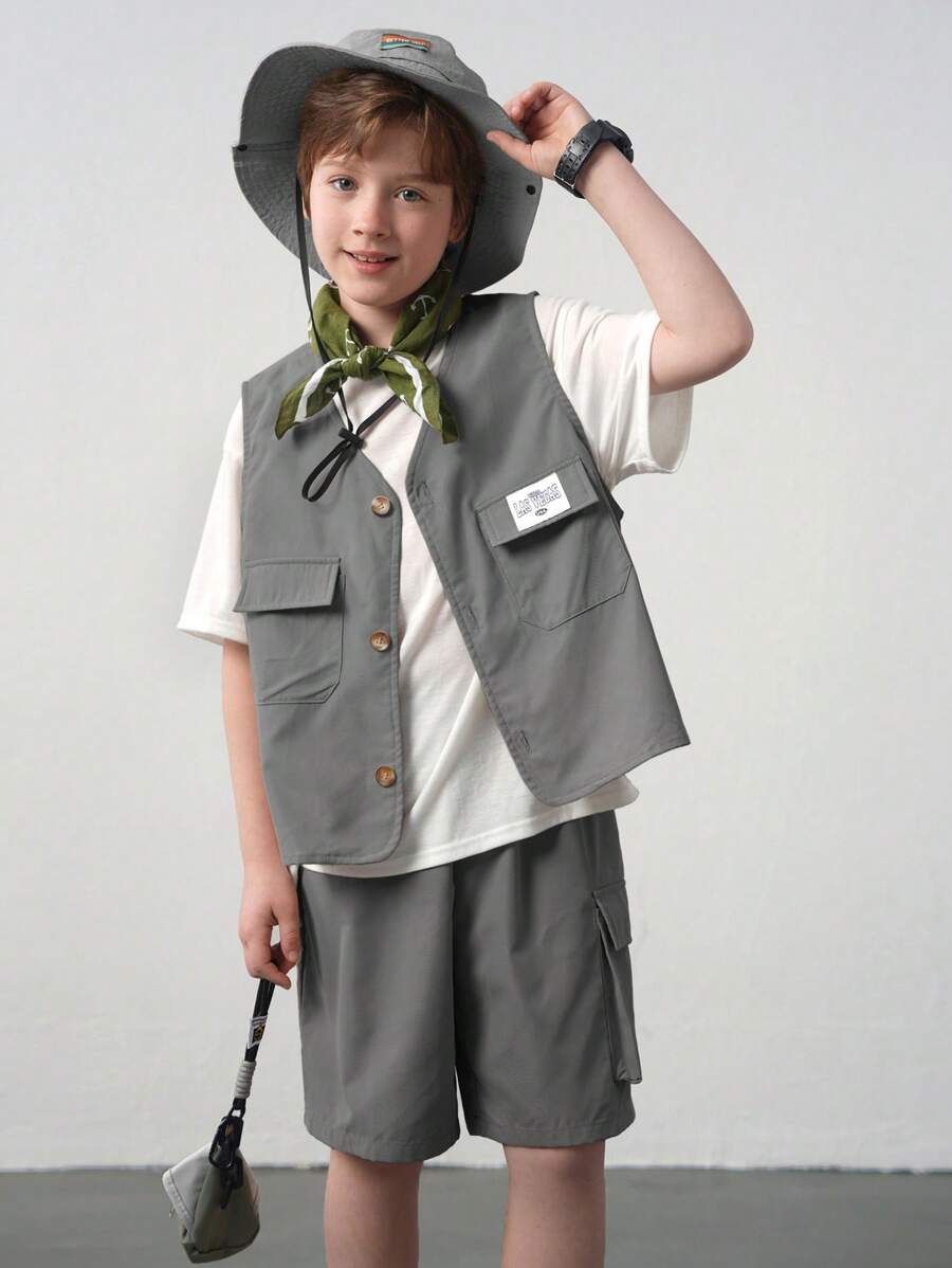 SHEIN Conjunto informal de 3 piezas para niño preadolescente con Top de tirantes con estampado gráfico y de letras, camiseta y pantalones cortos - Gris - Ver 1