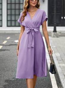 SHEIN Clasi Vestido midi de mujer de manga corta con escote en V, diseño cruzado y cinturón de unicolor en la cintura - Púrpura malva - Ver 4
