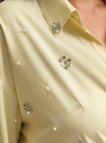 Anewsta 大码女式优雅水钻和珍珠装饰条纹宽松休闲衬衫，适合街头、度假、春季女式衬衫和衬衣 - 黃色 - 查看 2