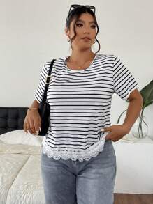 SHEIN Frenchy 大码休闲简约学院风条纹撞色边饰宽松女式 T 恤