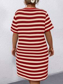 SHEIN Vestido casual de verano a rayas con escote entallado para talla grande