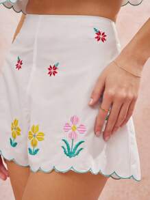 WESTFADE 春季混合花卉刺绣府绸方领蝴蝶结吊带扇形下摆短款上衣和高腰扇形下摆 A 字短裤西部两件套夏季海滩度假装 - 白色 - 查看 5