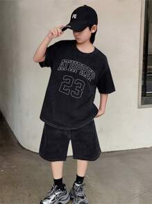 SHEIN 2 件儿童/青少年男孩休闲运动百搭舒适雪花和字母刺绣圆领宽松套头 T 恤和短裤针织 2 件套，适合通勤、上学、休闲、度假、运动、春夏季 - 彩色 - 查看 3
