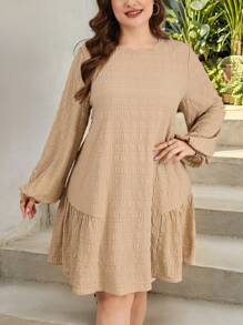 SHEIN Essnce Plus Size Women Wiosna I Lato Moda Swobodna Luźna Wygodna Codzienna Khaki Tekstura Chłodna Tkanina Długi Rękaw Ochrona Przed Słońcem Krótka Sukienka, Stroje Wakacyjne Kobieta, Stroje Wiosenne Dla Kobiet, Western Wear Kobiety, Boho, Wakacje Na Plaży, Strój Na Herbatę
